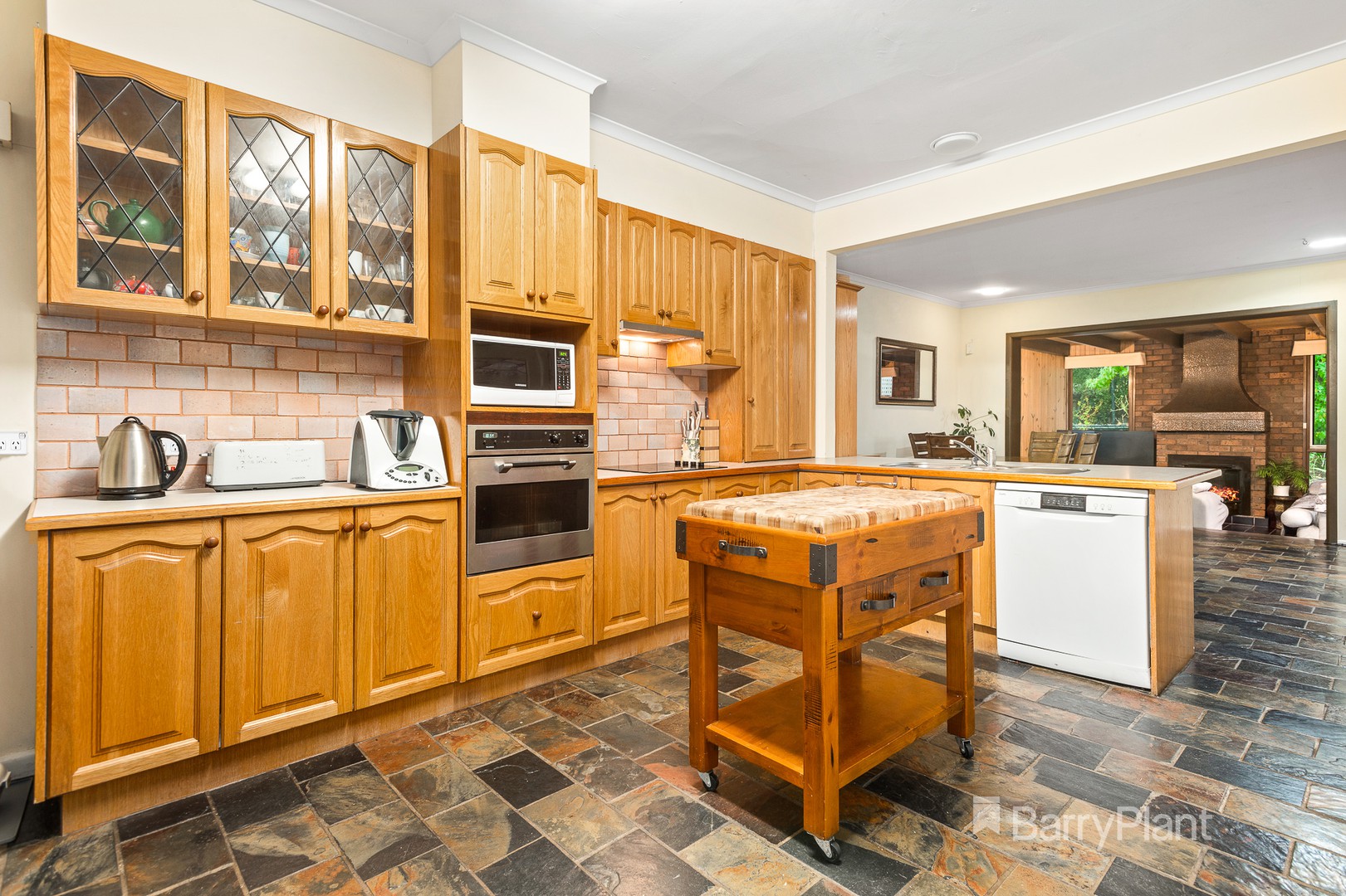 18 Florence Avenue, Donvale, VIC 3111, Donvale - Thumbnail 2