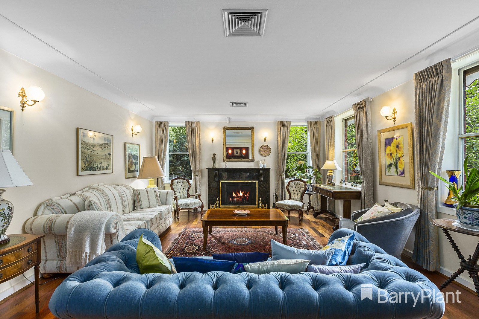 18 Hertford CrescentWheelers Hill, VIC 3150, Wheelers Hill - Thumbnail 2