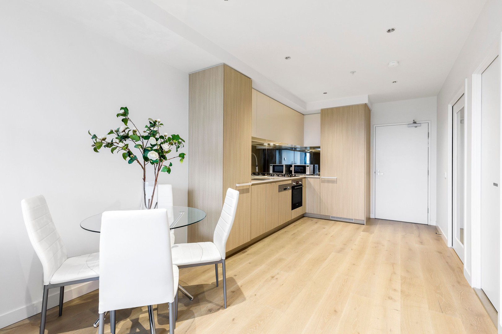 503/19 Russell StreetEssendon, VIC 3040, Essendon - Thumbnail 3