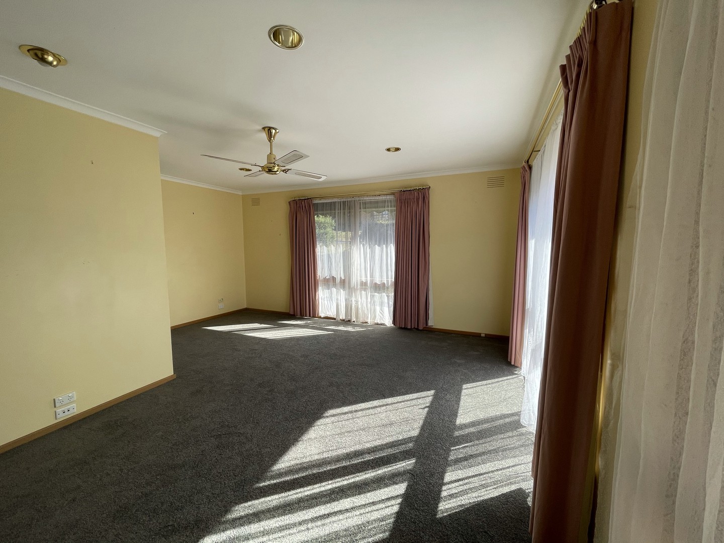 28 Aldridge Drive, Sunbury, VIC 3429 - Thumbnail 2 - 26/04/2021