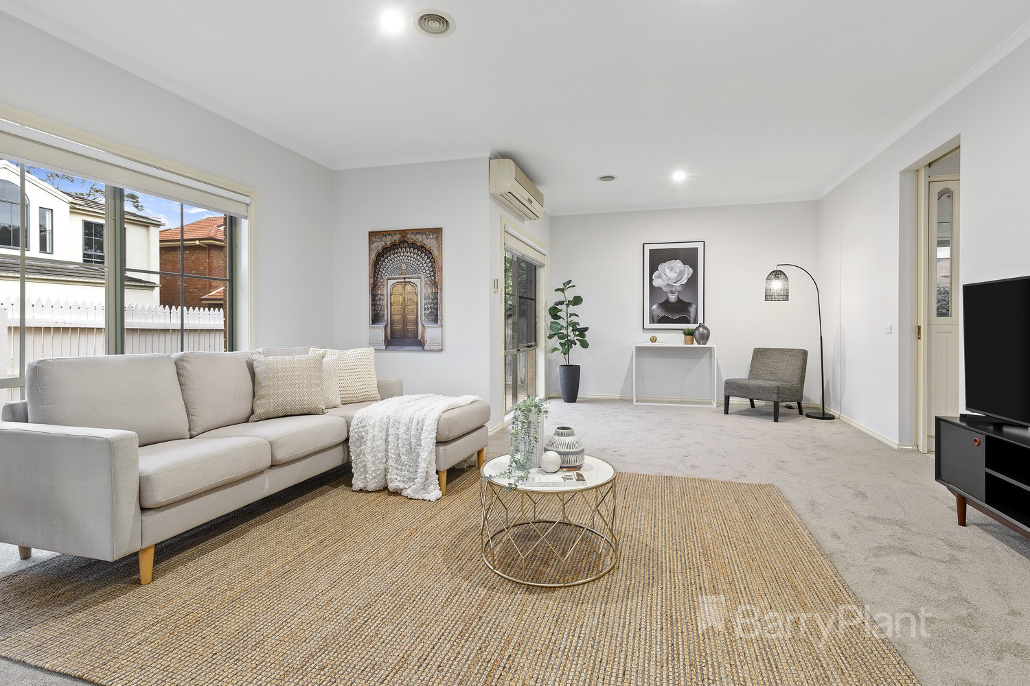 10 Sinclair Crescent, Macleod, VIC 3085 - Thumbnail 2 - 26/04/2021