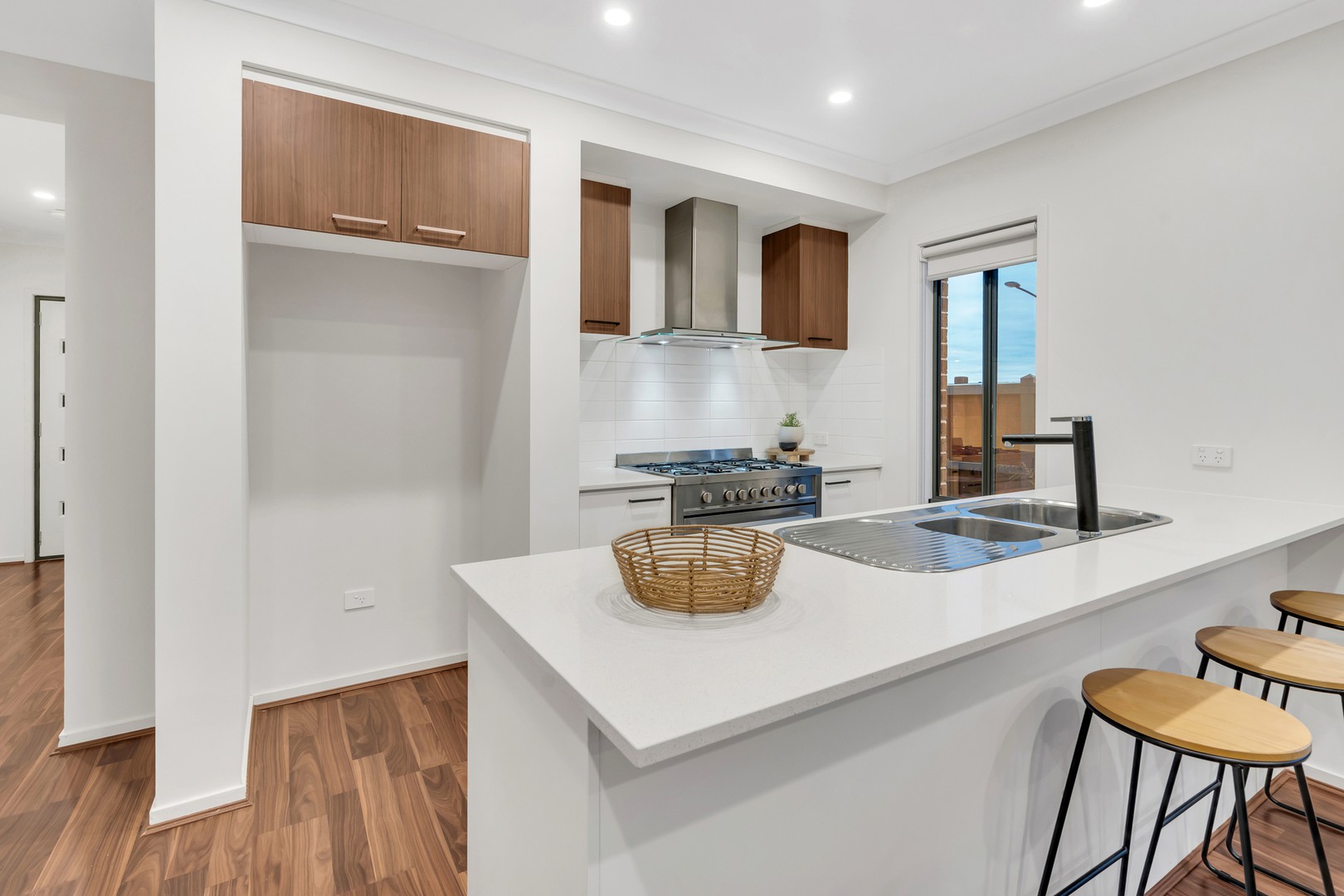 33 Rathdowne DriveMickleham, VIC 3064, Mickleham - Thumbnail 2