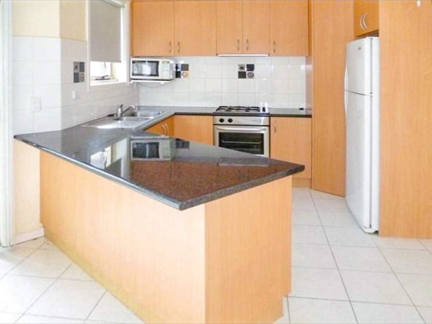 18 Davis Avenue, Avondale Heights, VIC 3034 - Thumbnail 2 - 27/04/2021