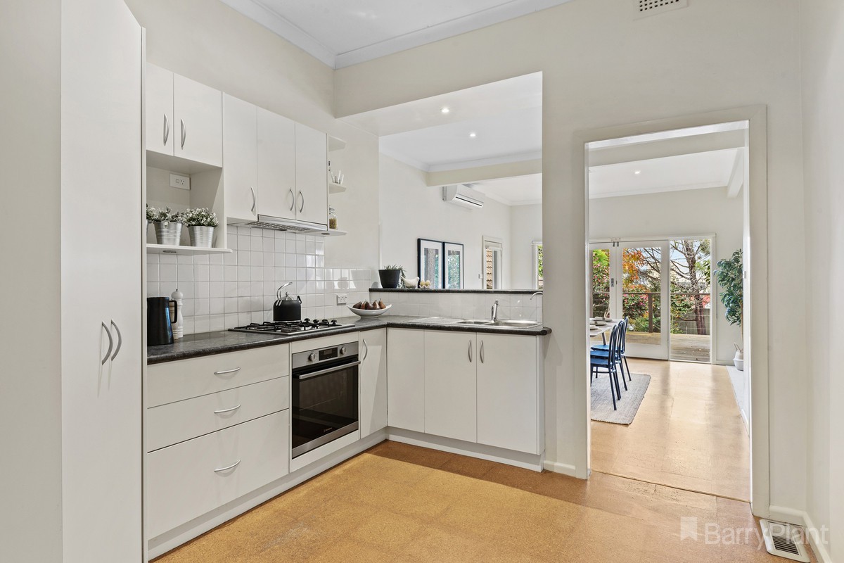 10 Grattan Street, North Bendigo, VIC 3550 - Thumbnail 2 - 27/04/2021