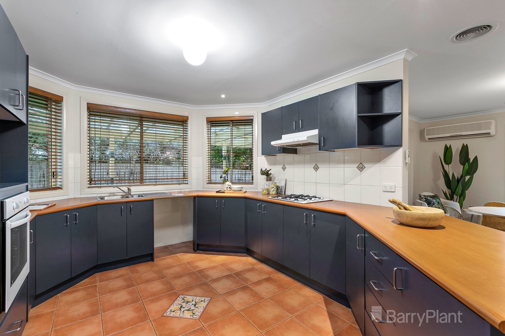 5 Tudor CourtNarre Warren, VIC 3805, Narre Warren - Thumbnail 6