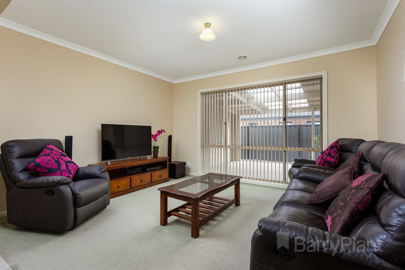 35 Wylie WayPoint Cook, VIC 3030, Point Cook - Thumbnail 4