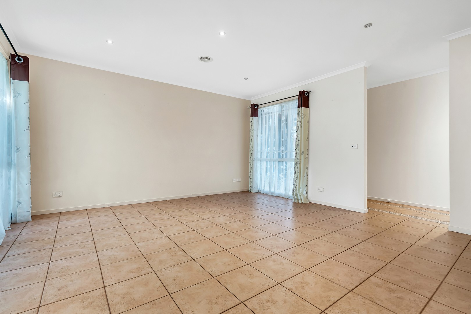 16 Serpens CourtRoxburgh Park, VIC 3064, Roxburgh Park - Thumbnail 5