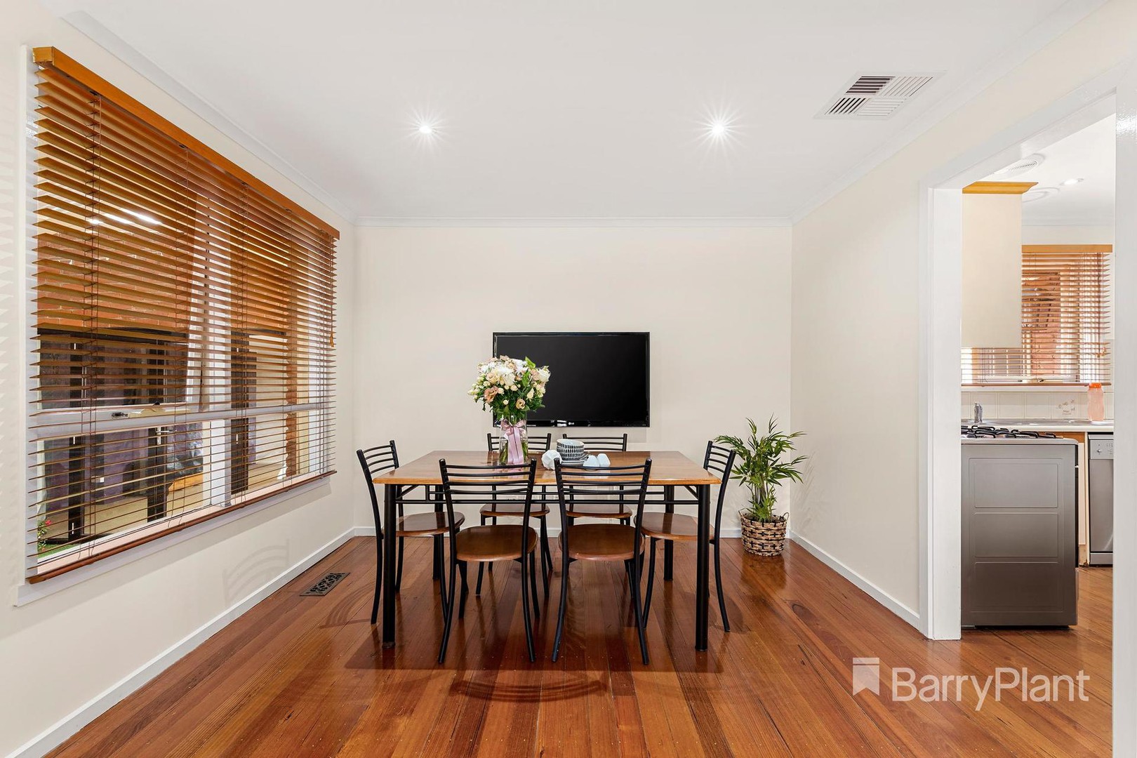 2 Eaglet CourtMill Park, VIC 3082, Mill Park - Thumbnail 4