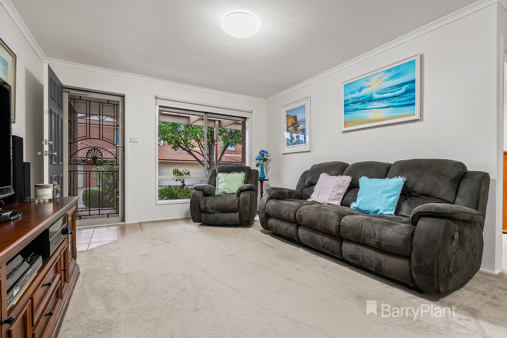 5 Sandon Circuit, Forest Hill, VIC 3131 - Thumbnail 2 - 29/04/2021