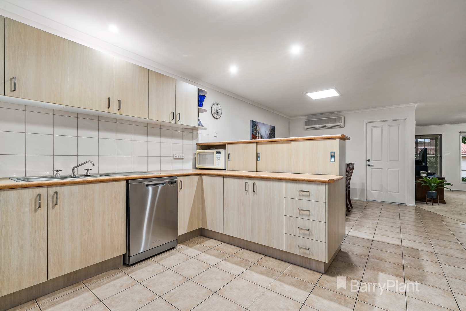 5 Sandon CircuitForest Hill, VIC 3131, Forest Hill - Thumbnail 3