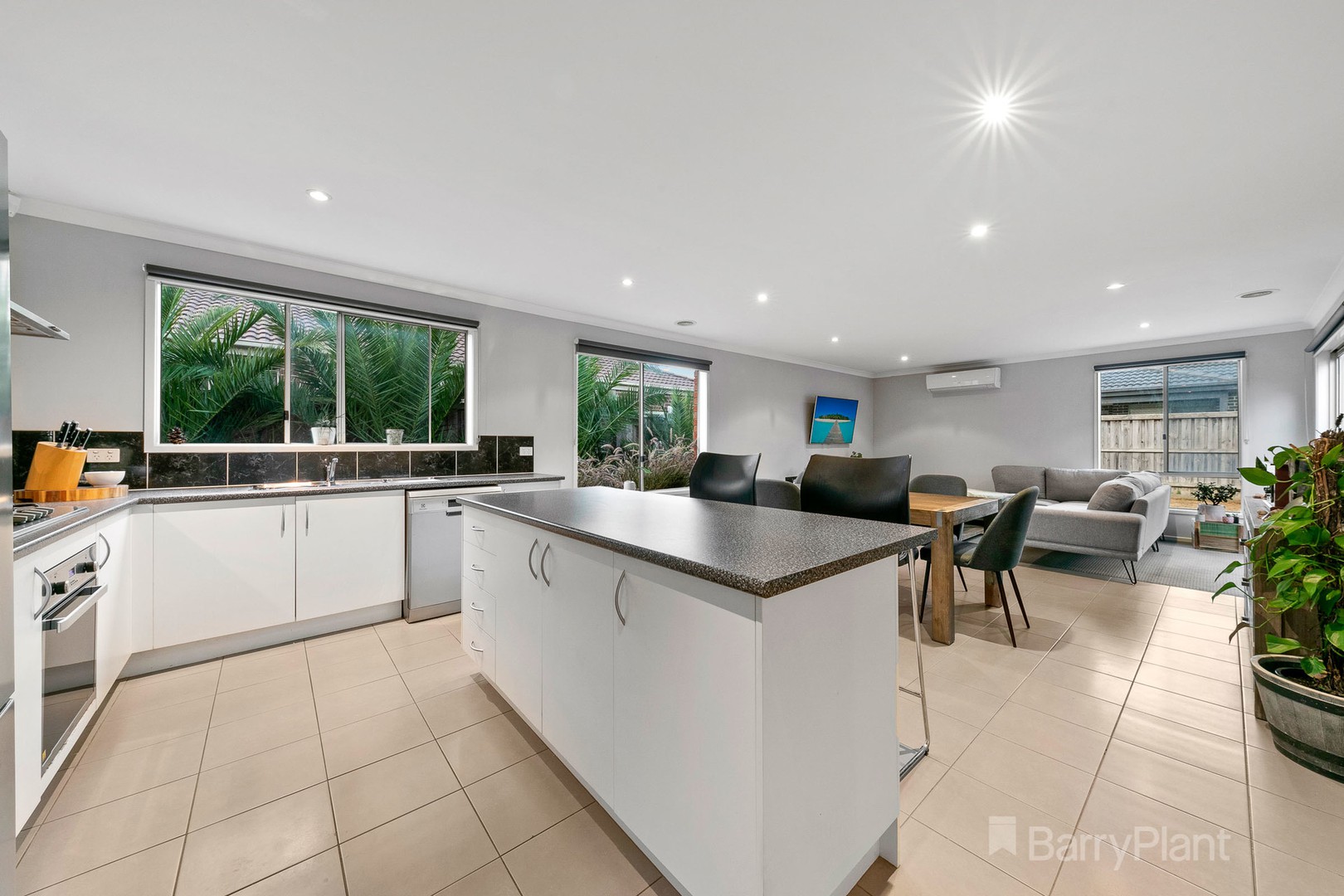 10 Melrose StreetPakenham, VIC 3810, Pakenham - Thumbnail 2