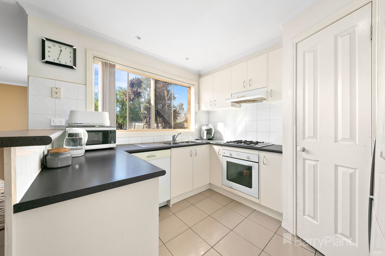 18 Carly CloseNarre Warren South, VIC 3805, Narre Warren South - Thumbnail 4