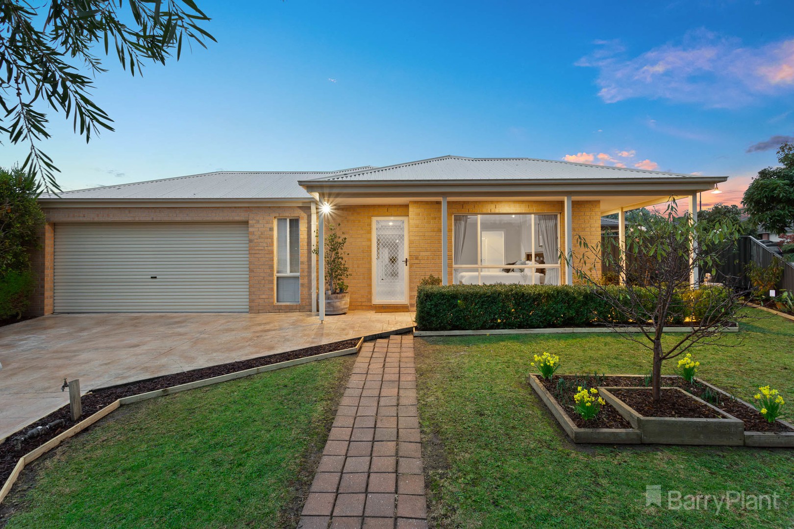 2 Almond GrovePakenham, VIC 3810, Pakenham - Thumbnail 2