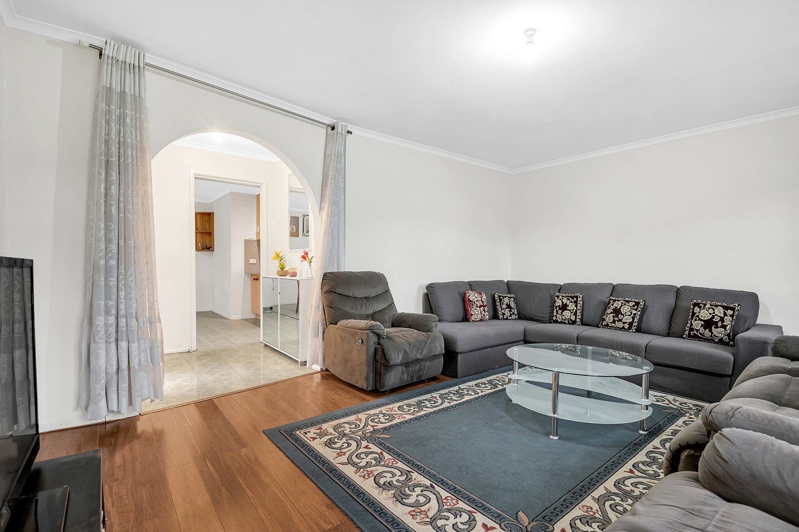 63 Gillingham CrescentCraigieburn, VIC 3064, Craigieburn - Thumbnail 4