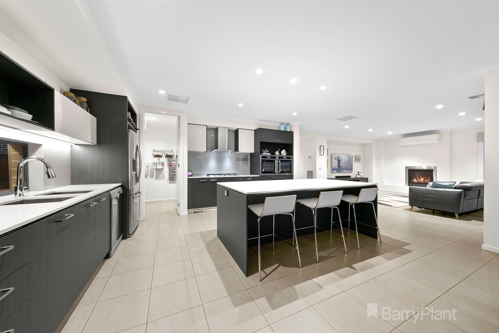 20 Oakview BoulevardNarre Warren North, VIC 3804, Narre Warren North - Thumbnail 3