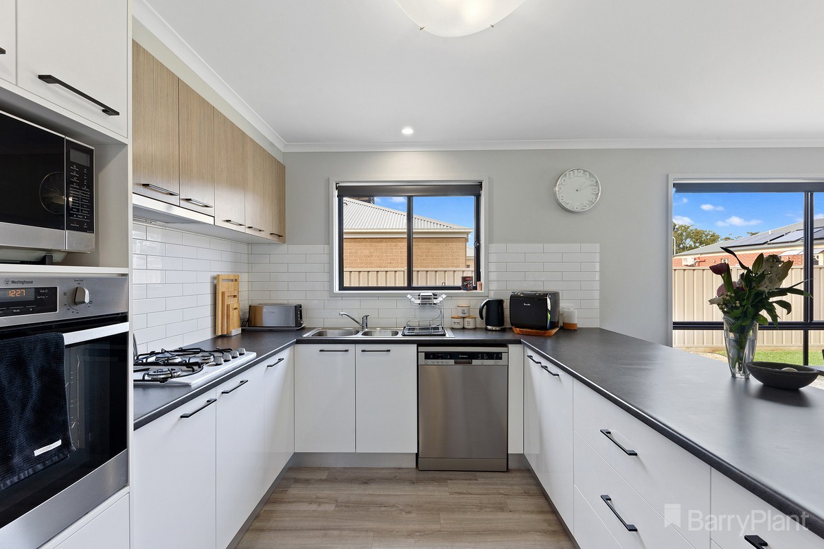 3 Kingfisher AvenueKangaroo Flat, VIC 3555, Kangaroo Flat - Thumbnail 4