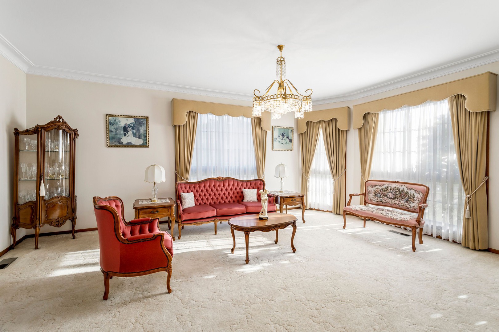13 Capri CrescentAvondale Heights, VIC 3034, Avondale Heights - Thumbnail 2