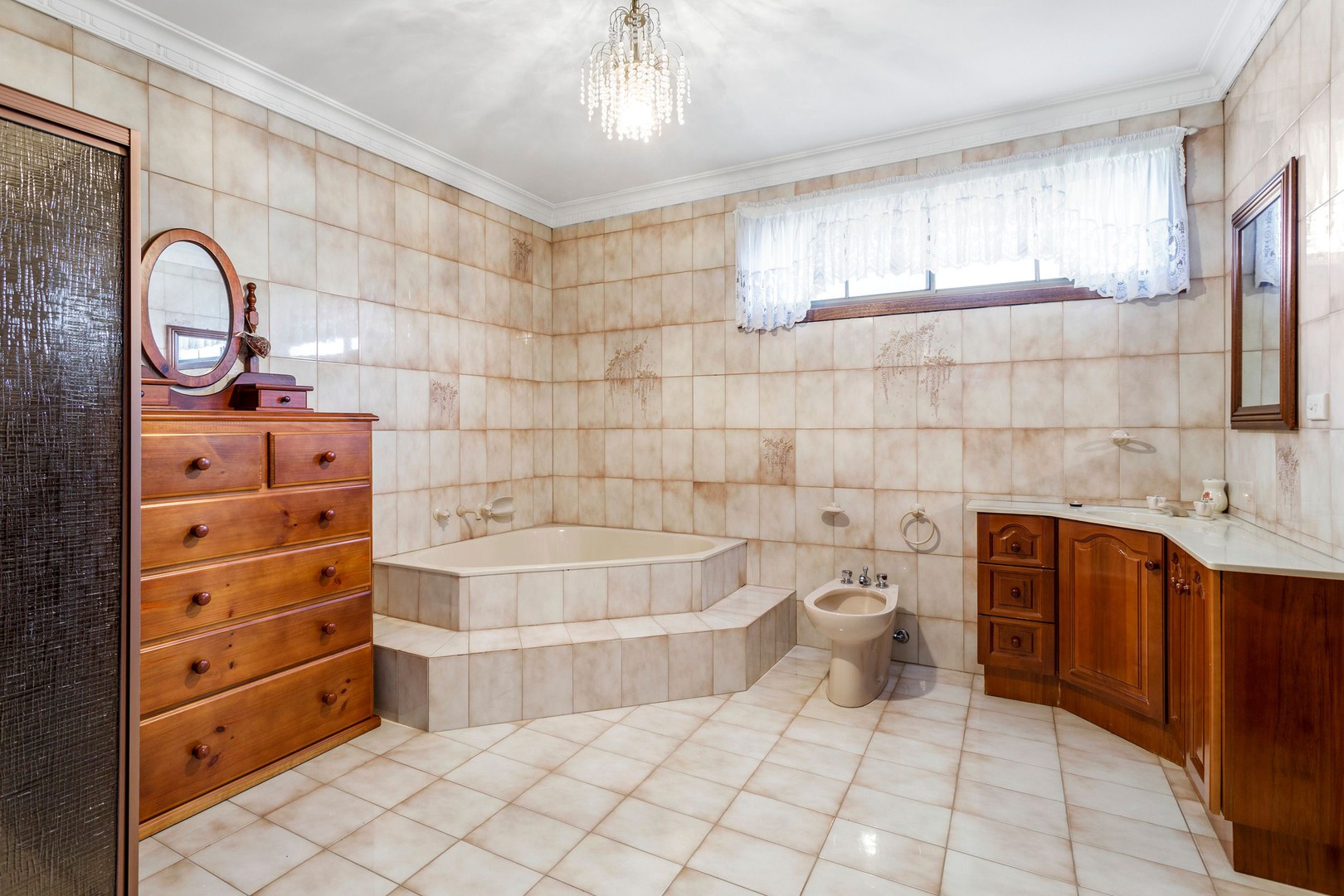 13 Capri CrescentAvondale Heights, VIC 3034, Avondale Heights - Thumbnail 7