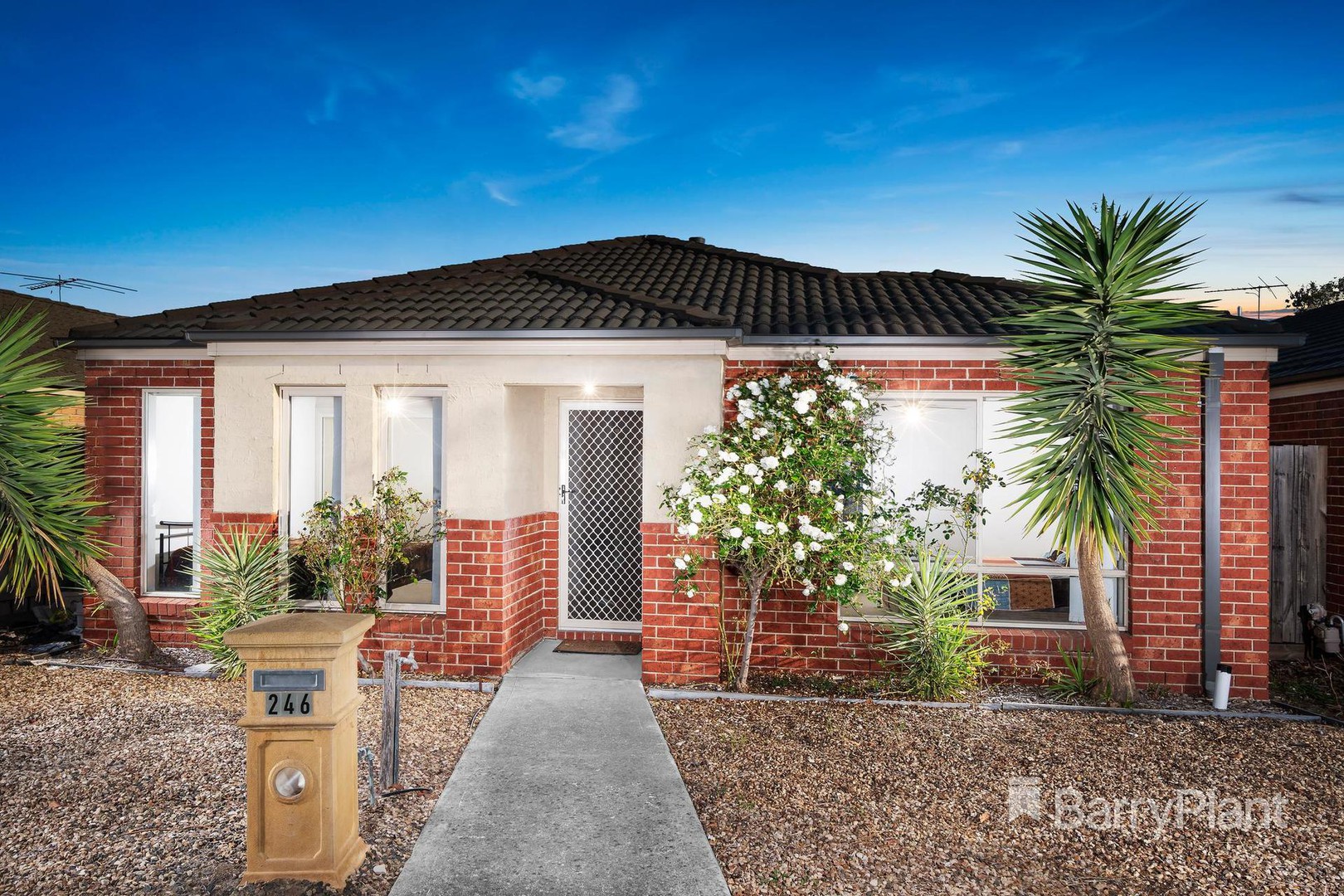 246 The Lakes BoulevardSouth Morang, VIC 3752, South Morang - Thumbnail 3
