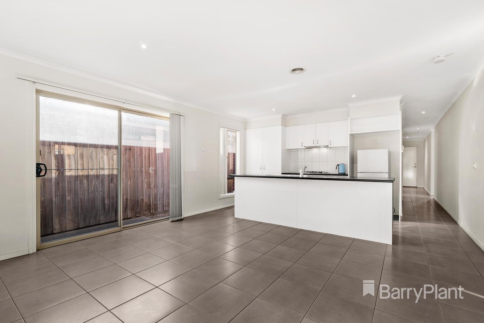 246 The Lakes BoulevardSouth Morang, VIC 3752, South Morang - Thumbnail 5