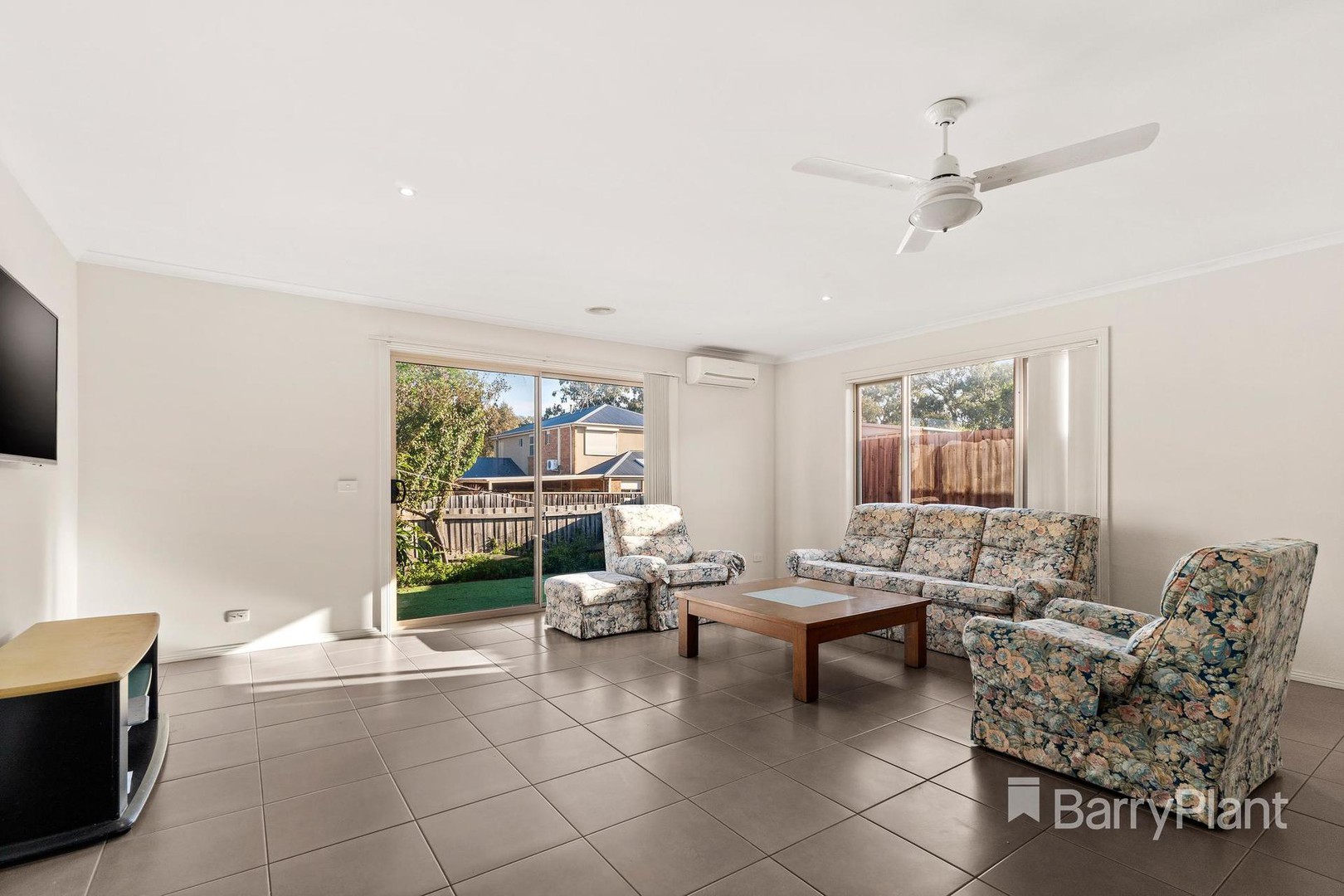 246 The Lakes BoulevardSouth Morang, VIC 3752, South Morang - Thumbnail 6