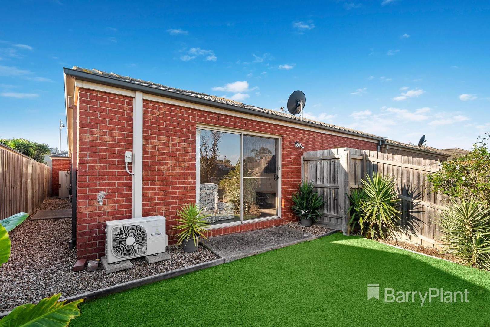246 The Lakes BoulevardSouth Morang, VIC 3752, South Morang - Thumbnail 2