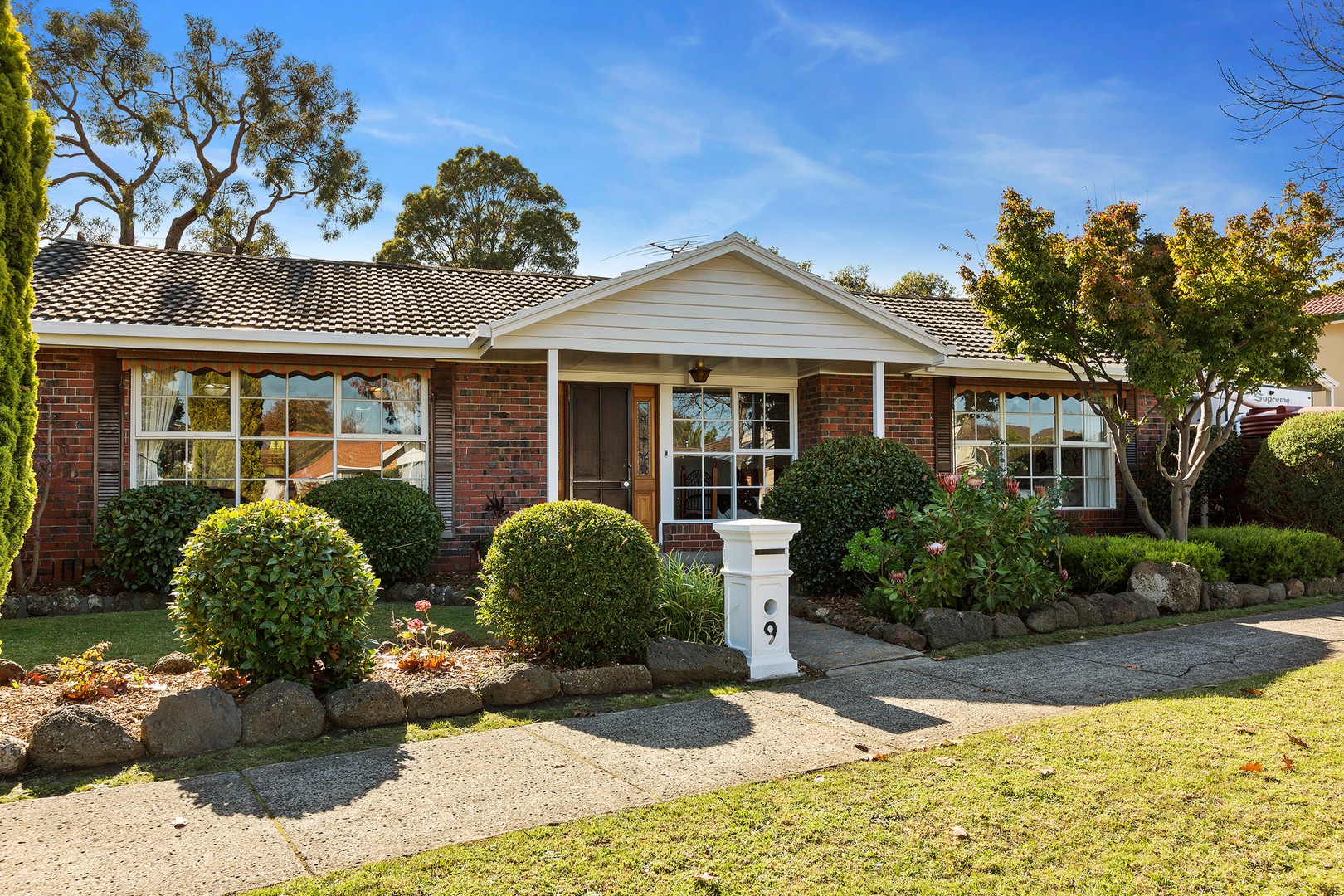 9 Hampton CourtGlen Waverley, VIC 3150, Glen Waverley - Thumbnail 4