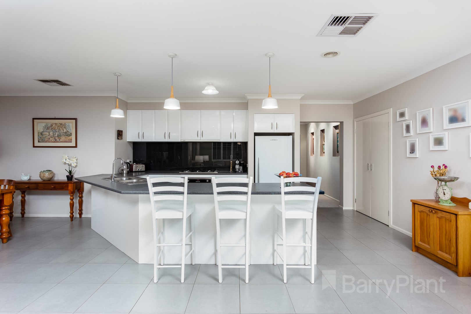 12 Mickleton GrovePoint Cook, VIC 3030, Point Cook - Thumbnail 2