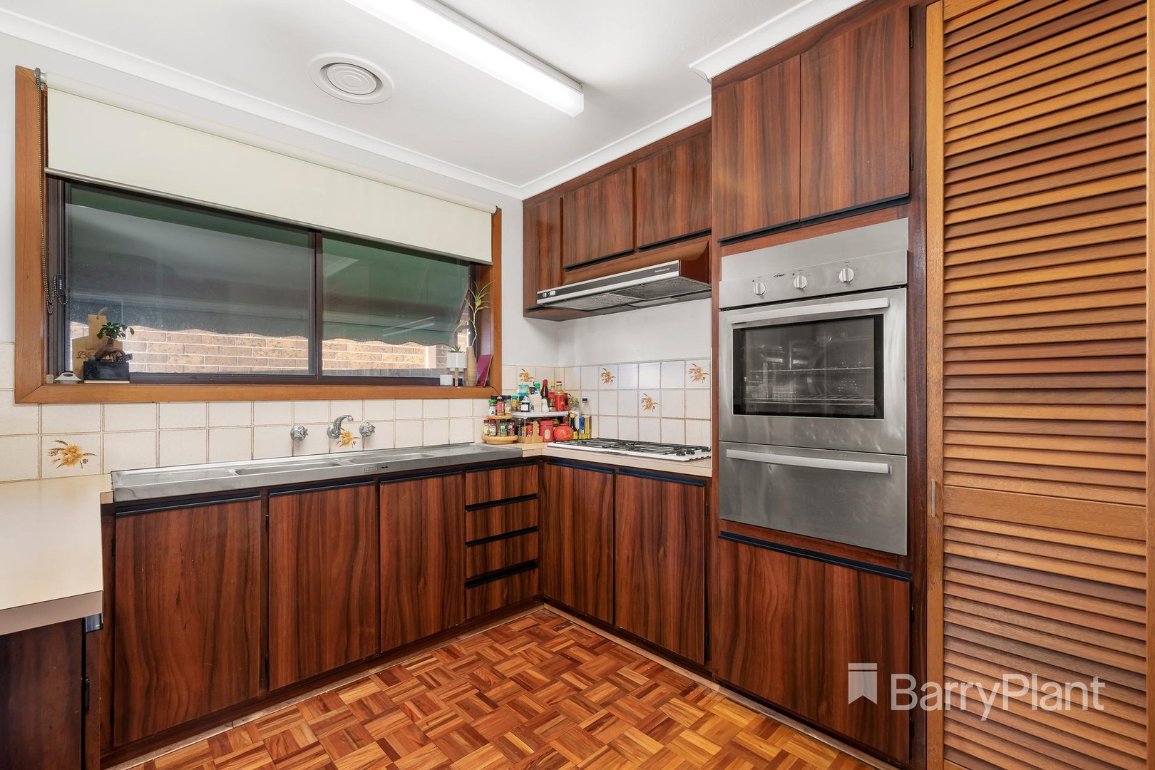 11 Strickland AvenueMill Park, VIC 3082, Mill Park - Thumbnail 4