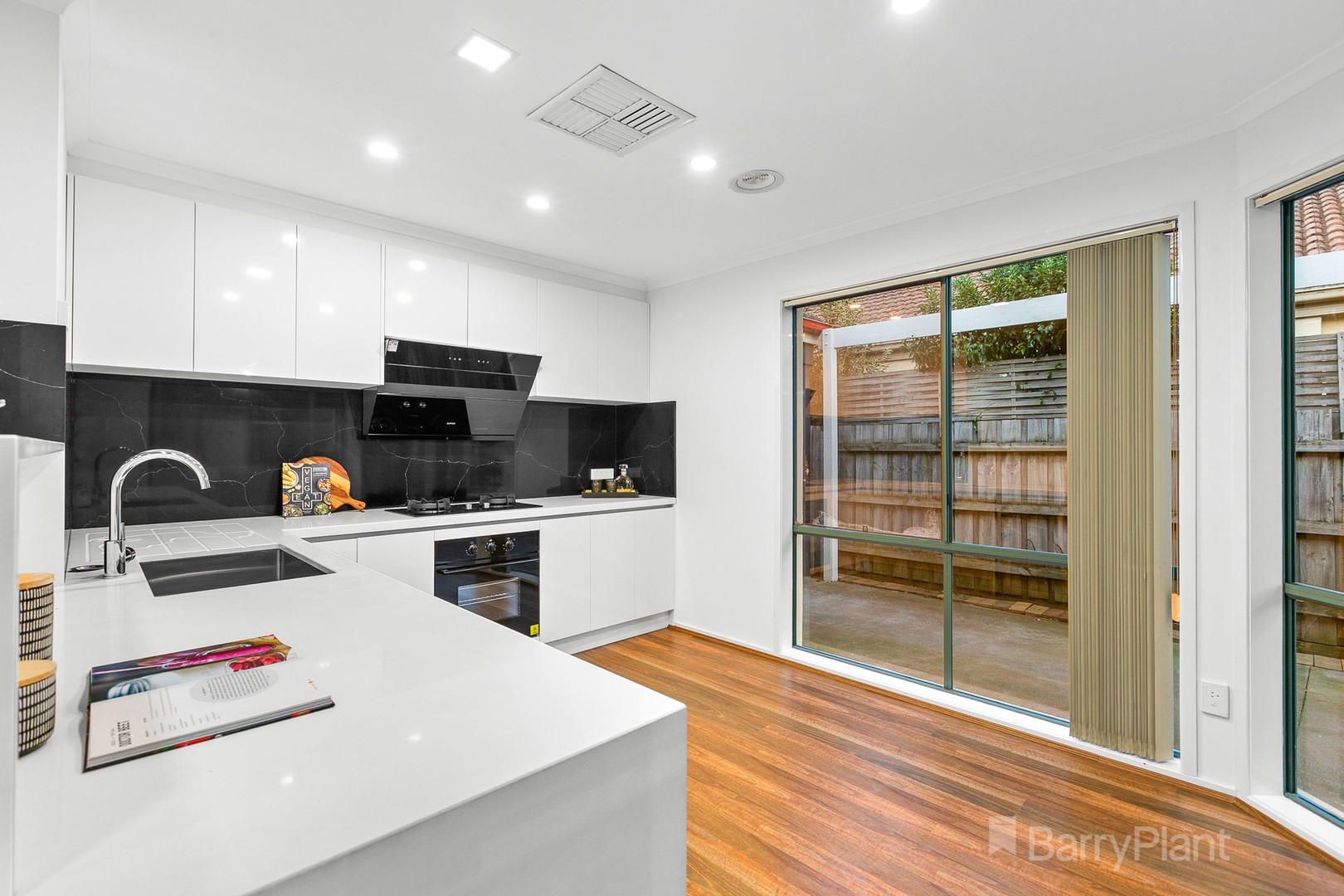 12 Caulfield CourtNarre Warren, VIC 3805, Narre Warren - Thumbnail 4
