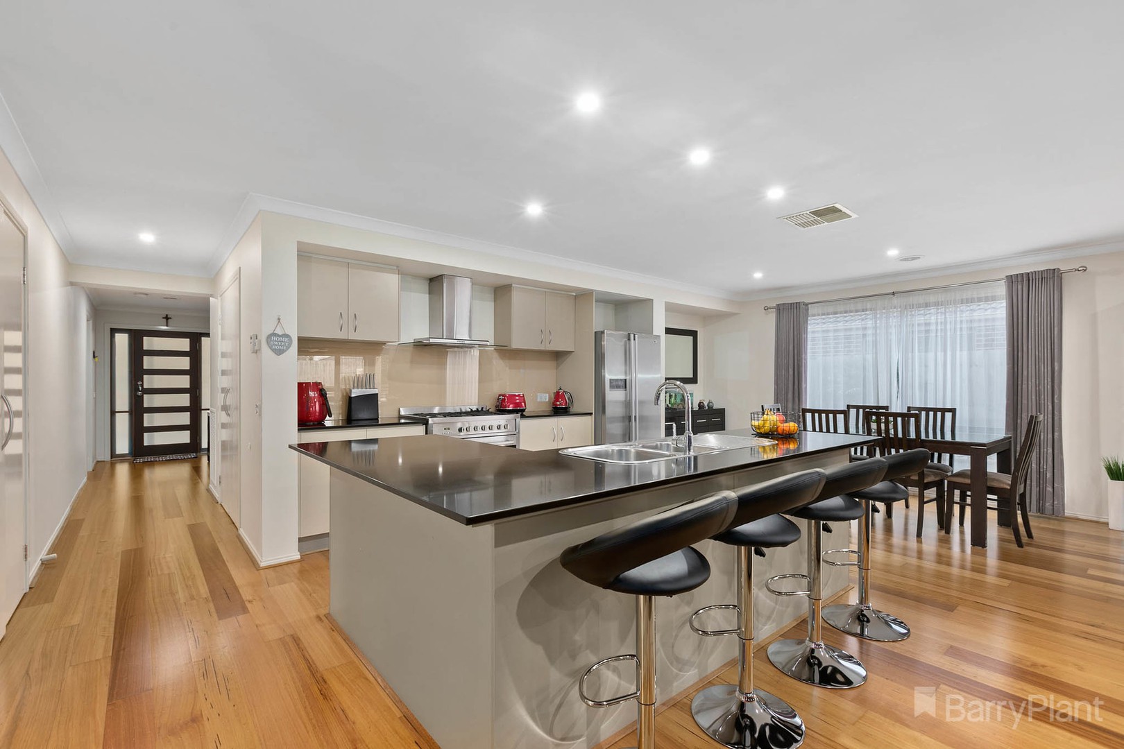 8 Caropepe AvenuePakenham, VIC 3810, Pakenham - Thumbnail 2