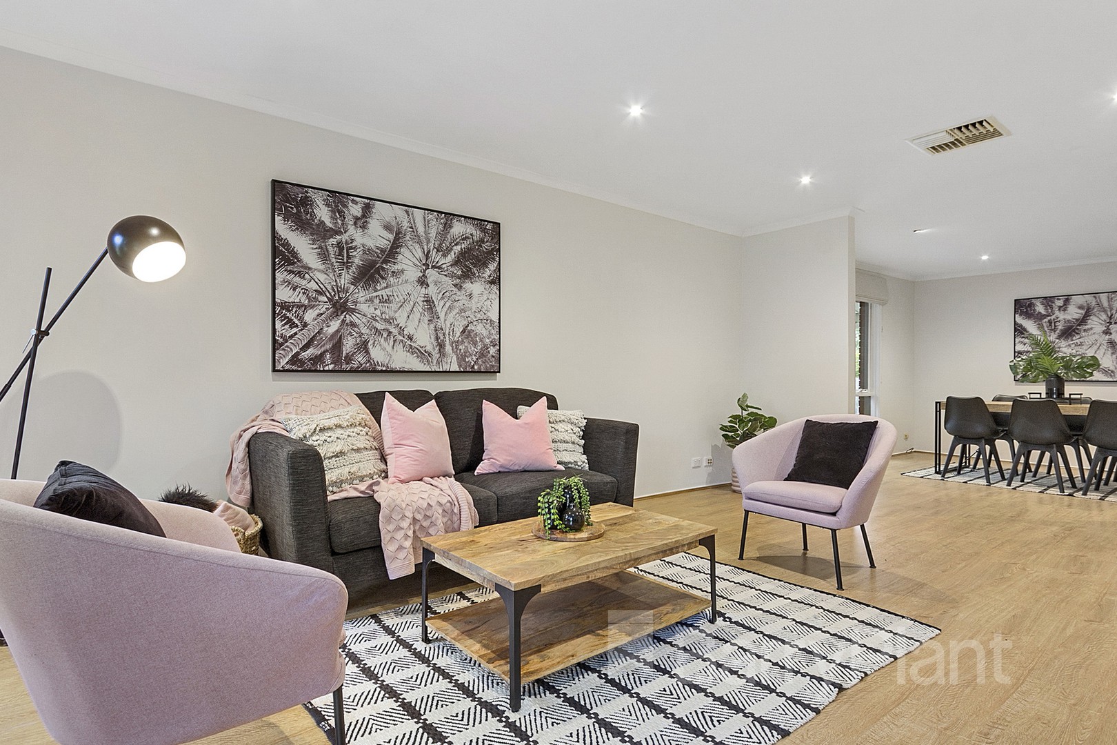 19 Clarke CrescentWantirna South, VIC 3152, Wantirna South - Thumbnail 4
