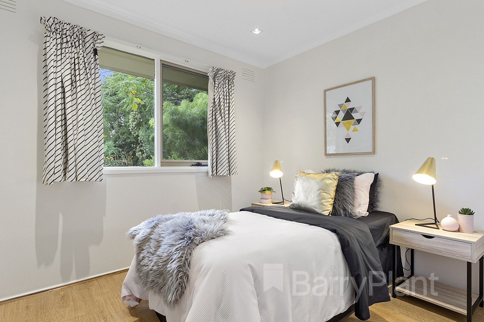 19 Clarke CrescentWantirna South, VIC 3152, Wantirna South - Thumbnail 5