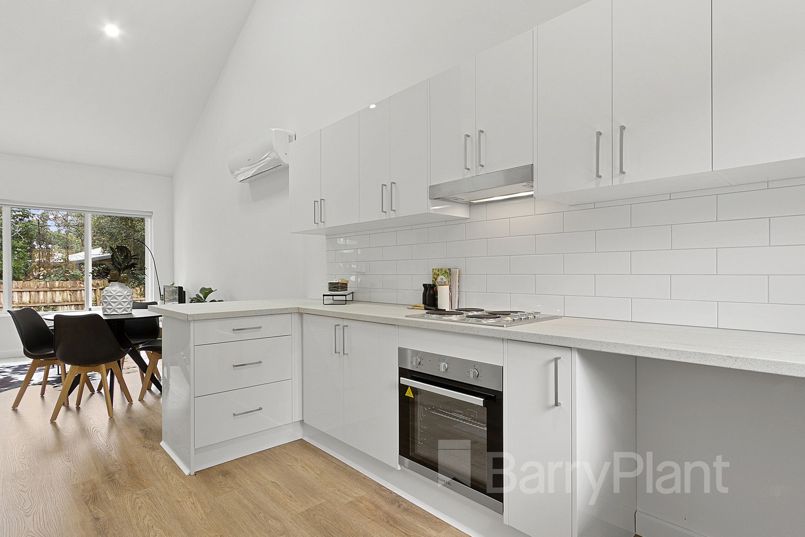 2/5 Veronica StreetFerntree Gully, VIC 3156, Ferntree Gully - Thumbnail 5