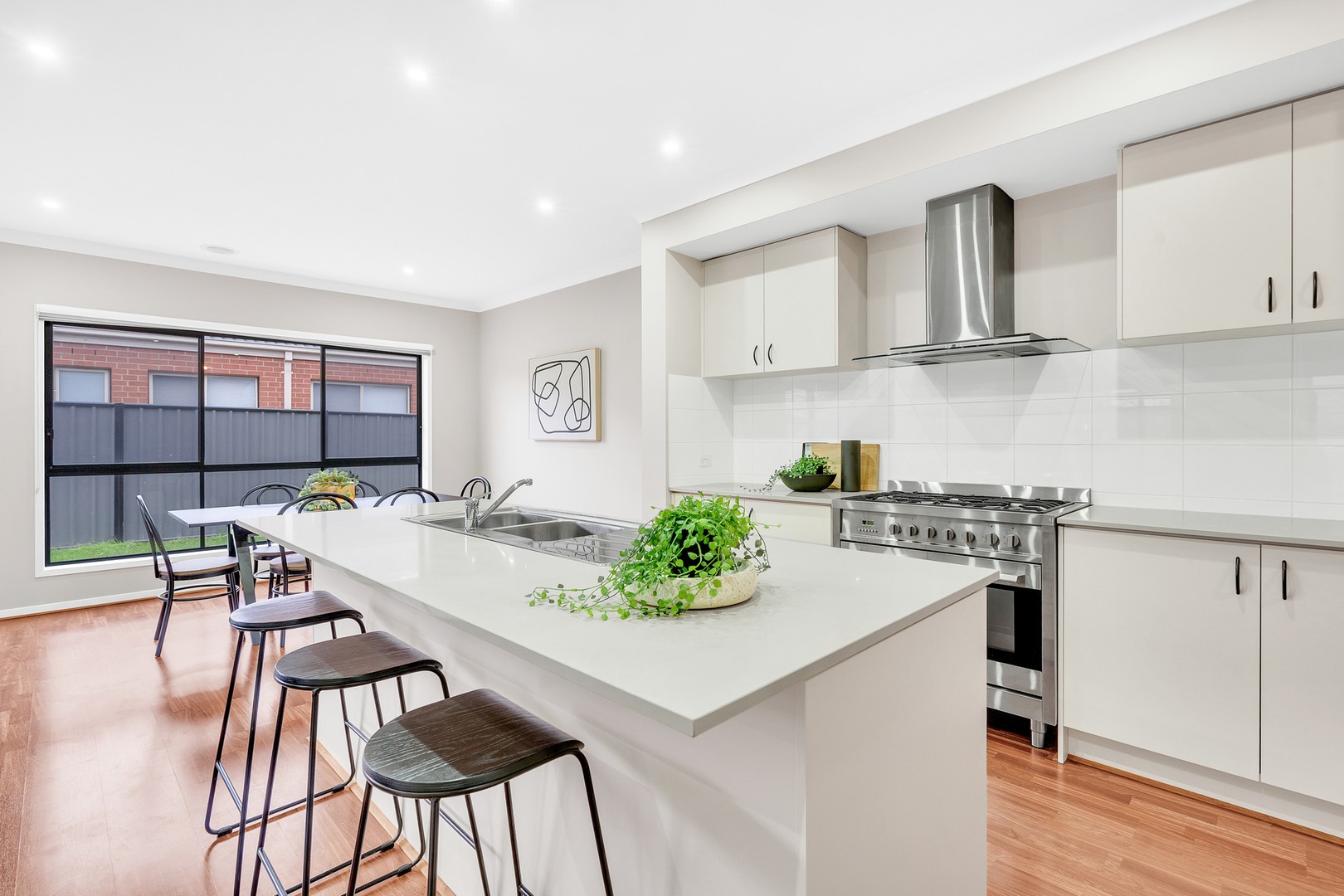 16 Falkland RoadCraigieburn, VIC 3064, Craigieburn - Thumbnail 2