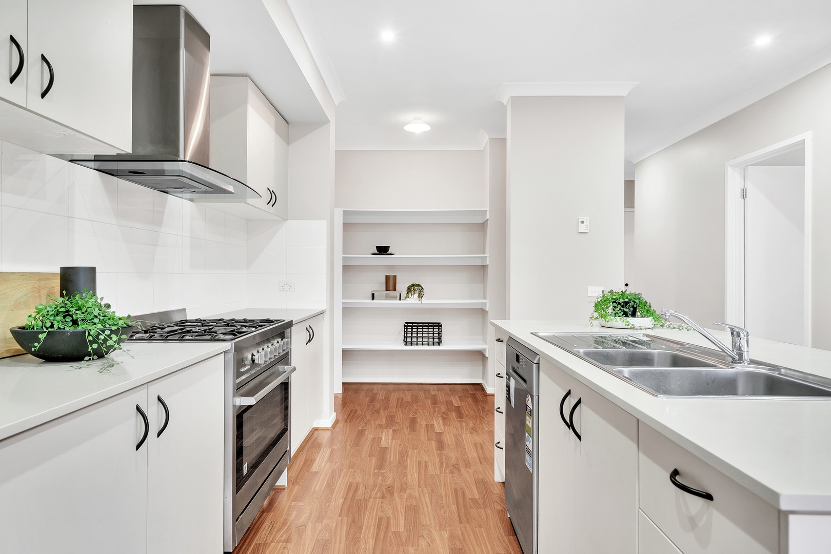 16 Falkland RoadCraigieburn, VIC 3064, Craigieburn - Thumbnail 3