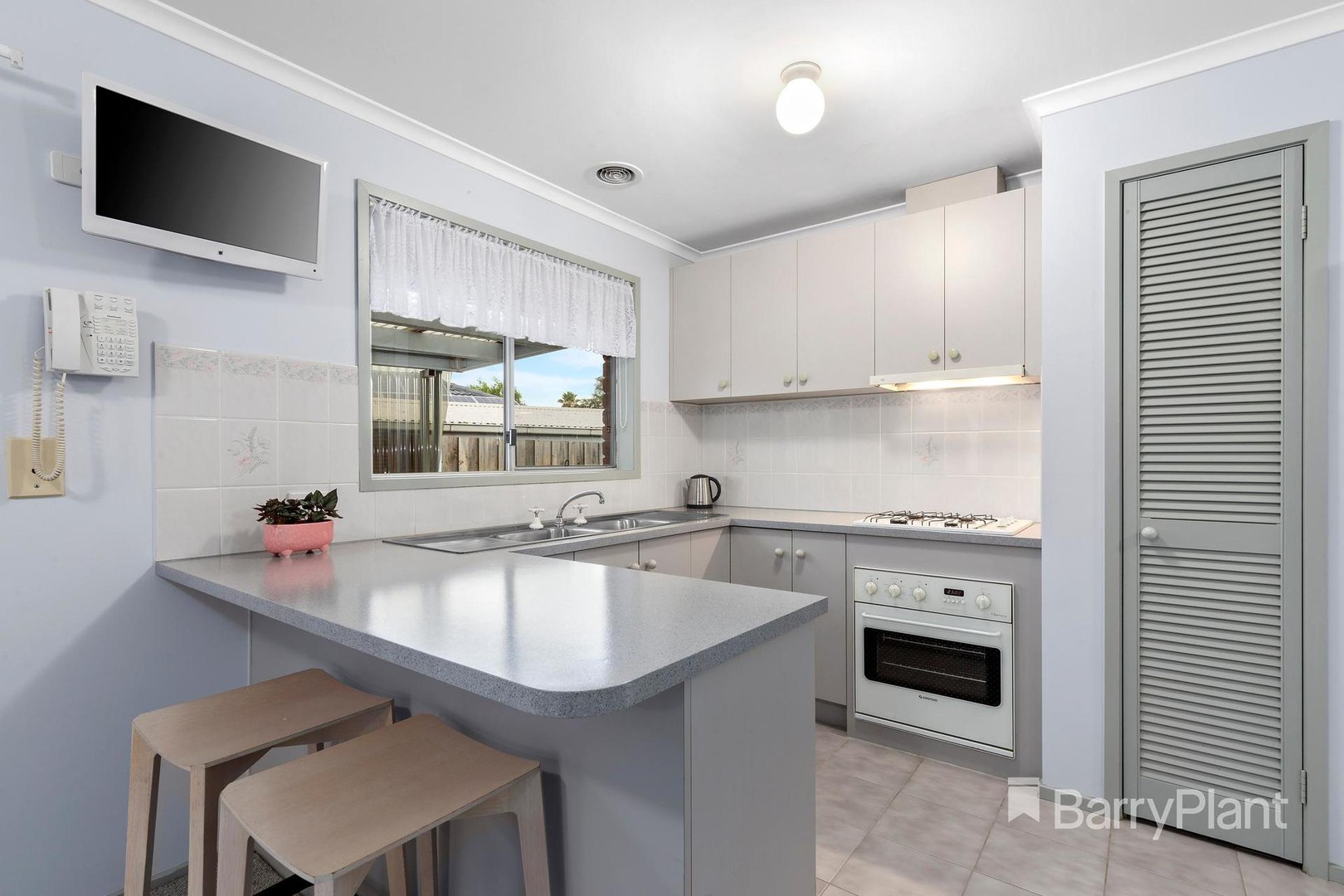 66 Romano AvenueMill Park, VIC 3082, Mill Park - Thumbnail 3