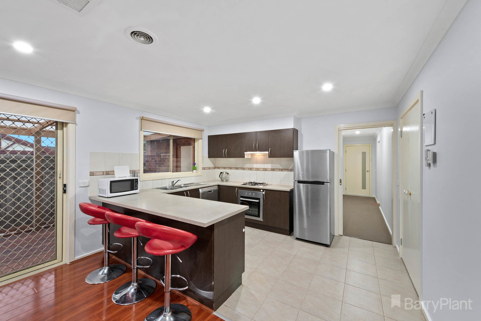 2/23 Fleur CourtNarre Warren South, VIC 3805, Narre Warren South - Thumbnail 2