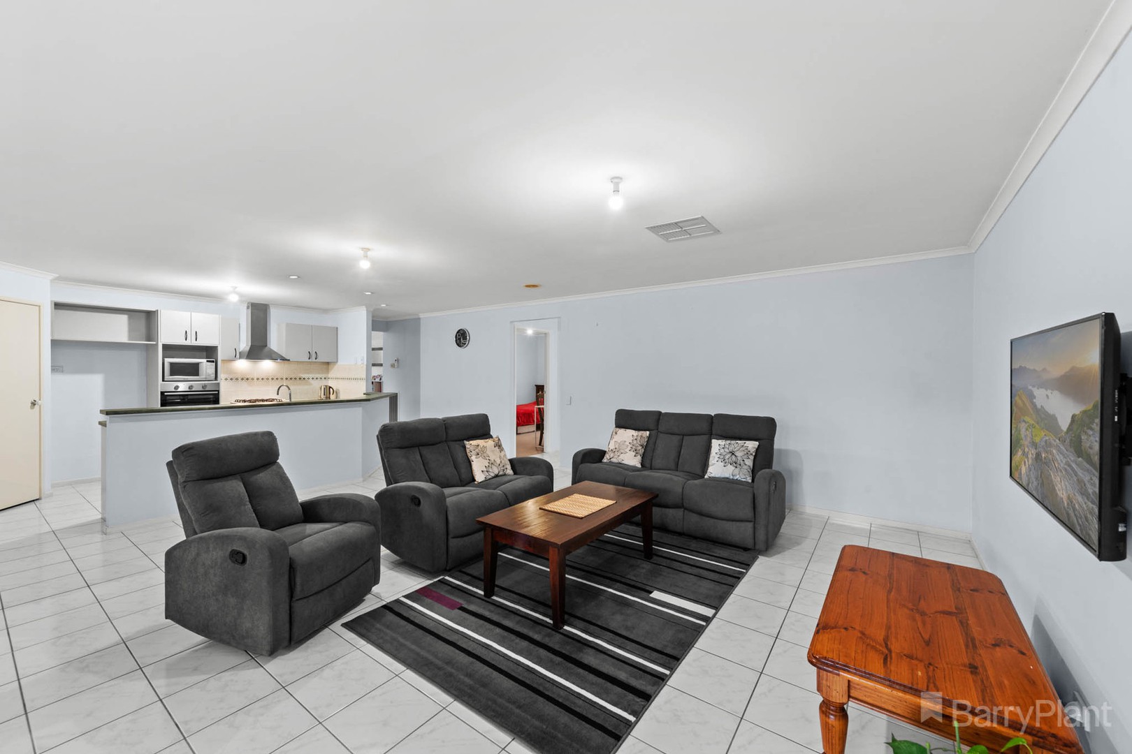 13 Ormiston PlaceNarre Warren South, VIC 3805, Narre Warren South - Thumbnail 2