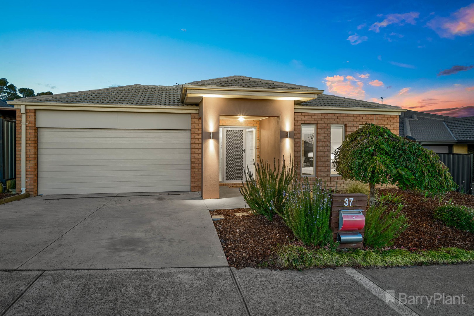 37 Windermere BoulevardPakenham, VIC 3810, Pakenham - Thumbnail 2