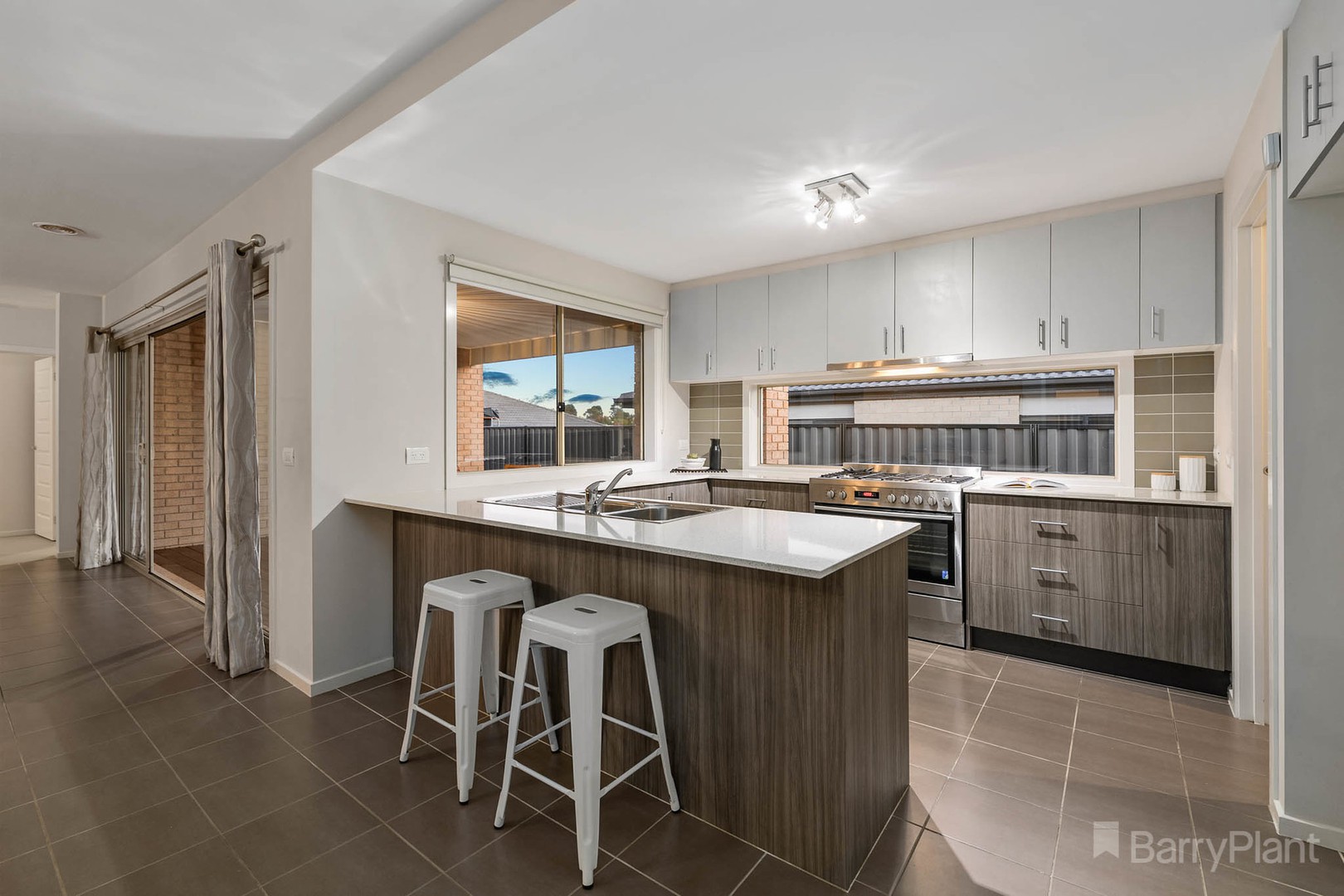 37 Windermere BoulevardPakenham, VIC 3810, Pakenham - Thumbnail 7