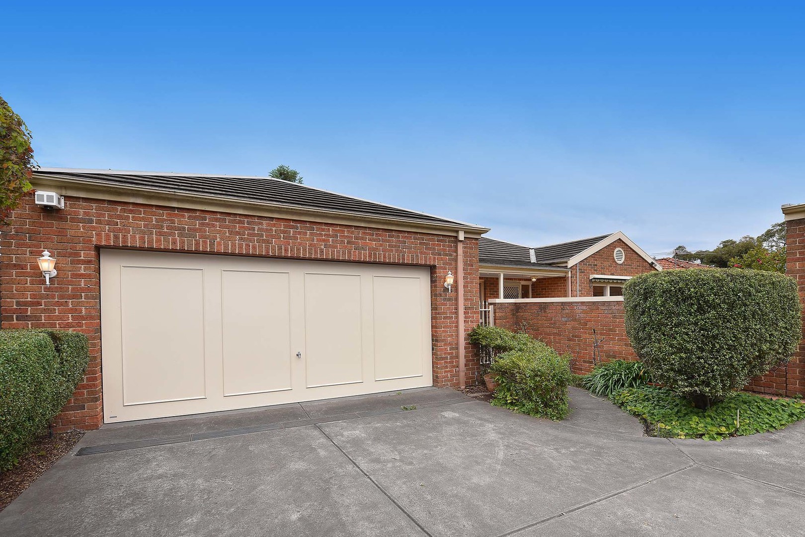 2/38 Irving StreetMount Waverley, VIC 3149, Mount Waverley - Thumbnail 2