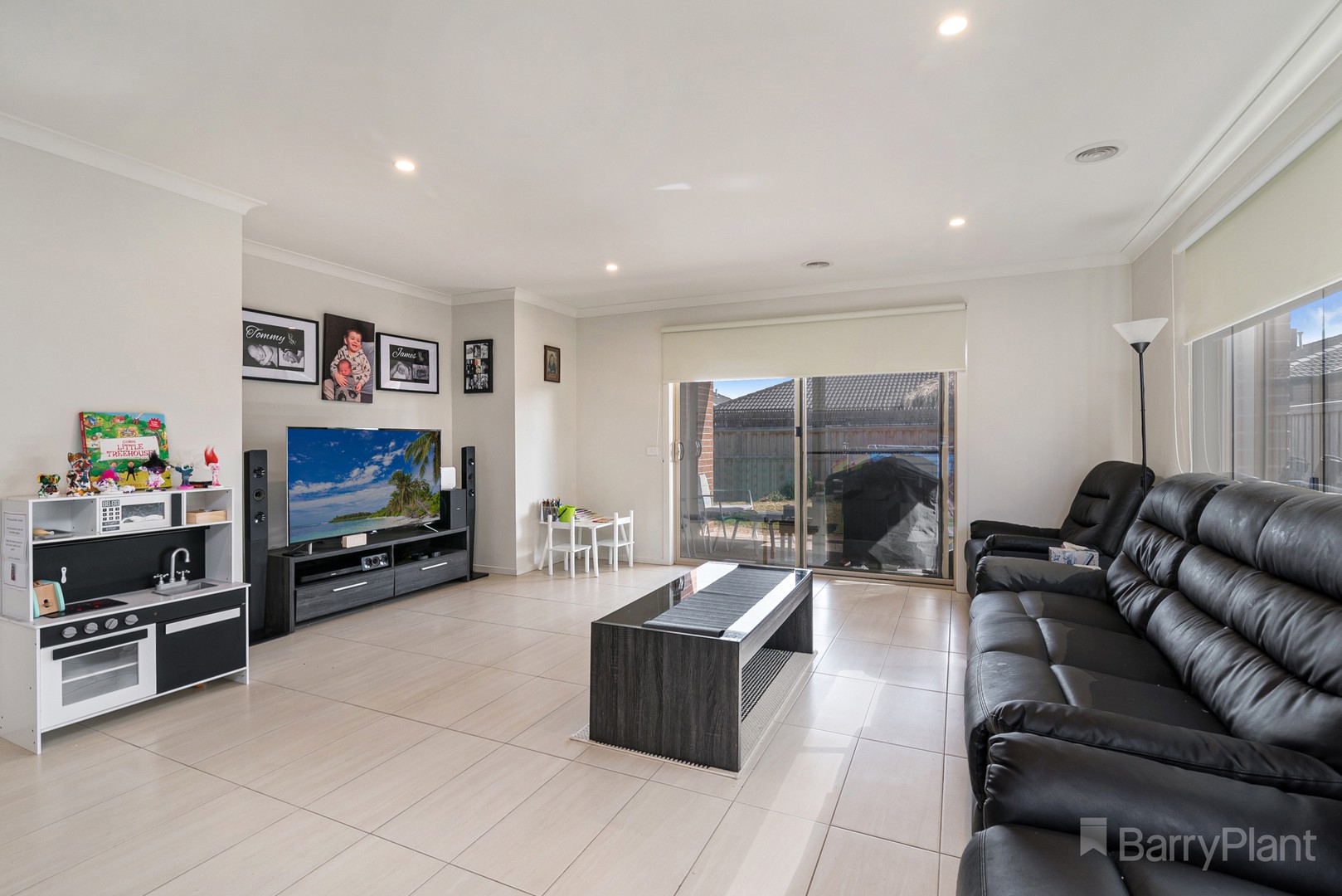 4 Liberty CrescentBeveridge, VIC 3753, Beveridge - Thumbnail 3