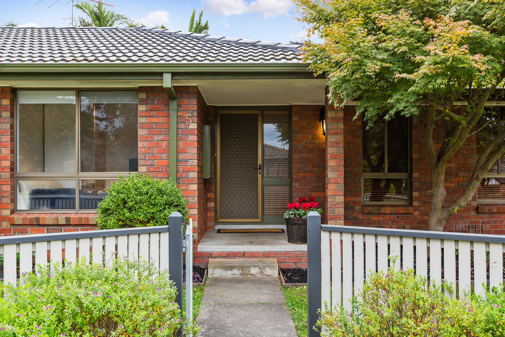 5 Elmstead DriveWheelers Hill, VIC 3150, Wheelers Hill - Thumbnail 2