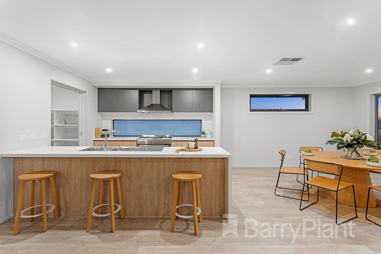 8 Holbrook DriveArmstrong Creek, VIC 3217, Armstrong Creek - Thumbnail 3