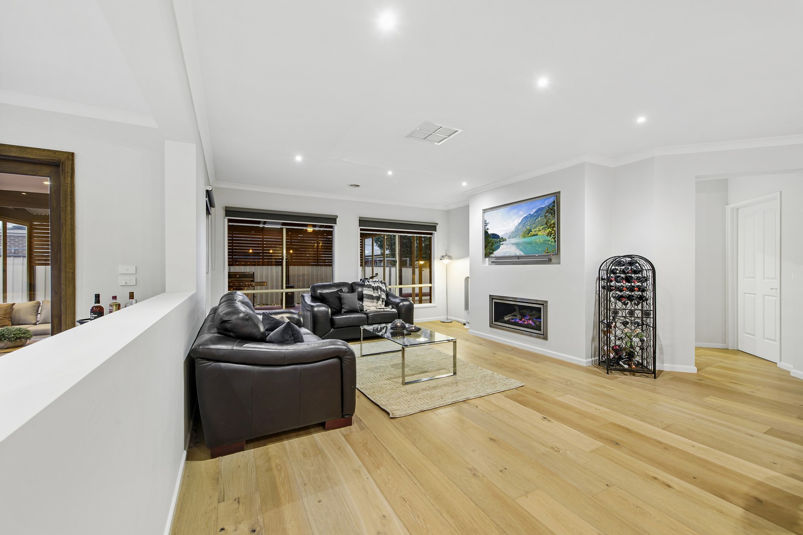 16 Caledonian CrescentHillside, VIC 3037, Hillside - Thumbnail 2
