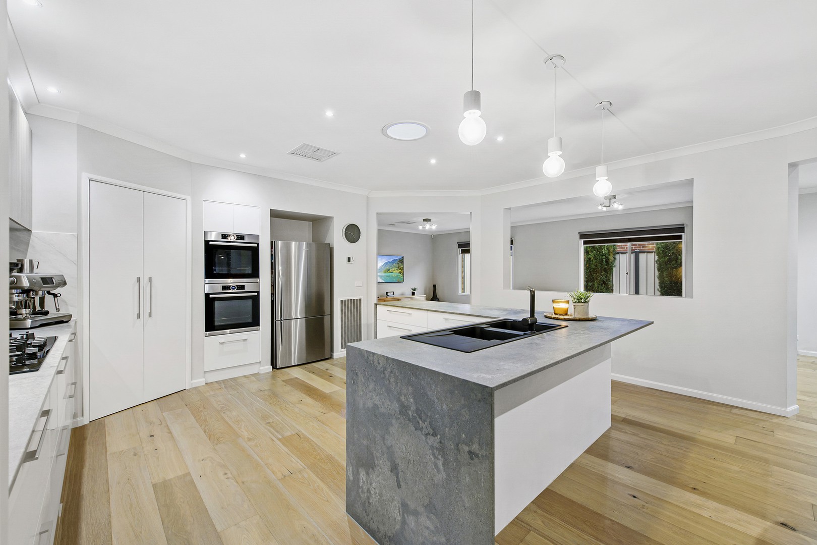 16 Caledonian CrescentHillside, VIC 3037, Hillside - Thumbnail 6