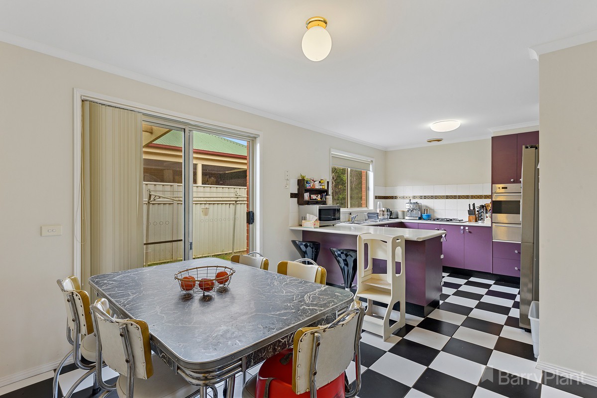 15 Tomkinson DriveGolden Square, VIC 3555, Golden Square - Thumbnail 2