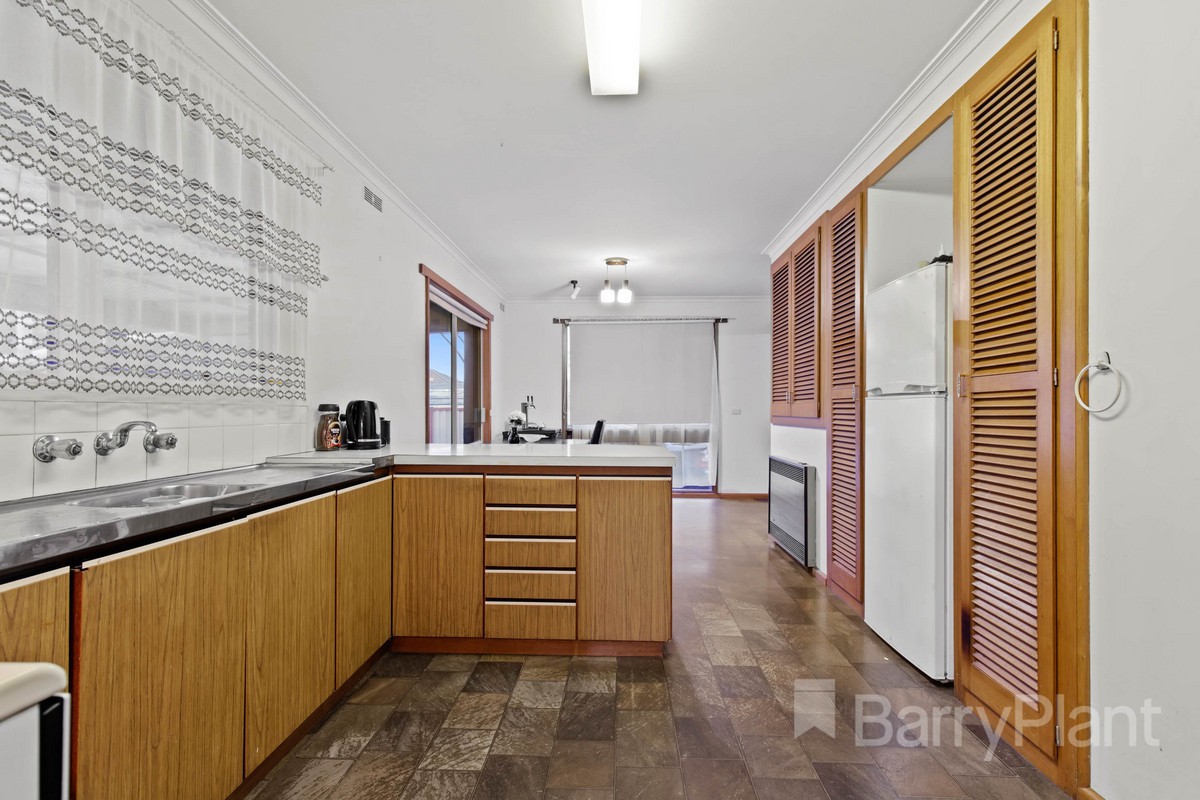 4 Waldemar StreetWendouree, VIC 3355, Wendouree - Thumbnail 3