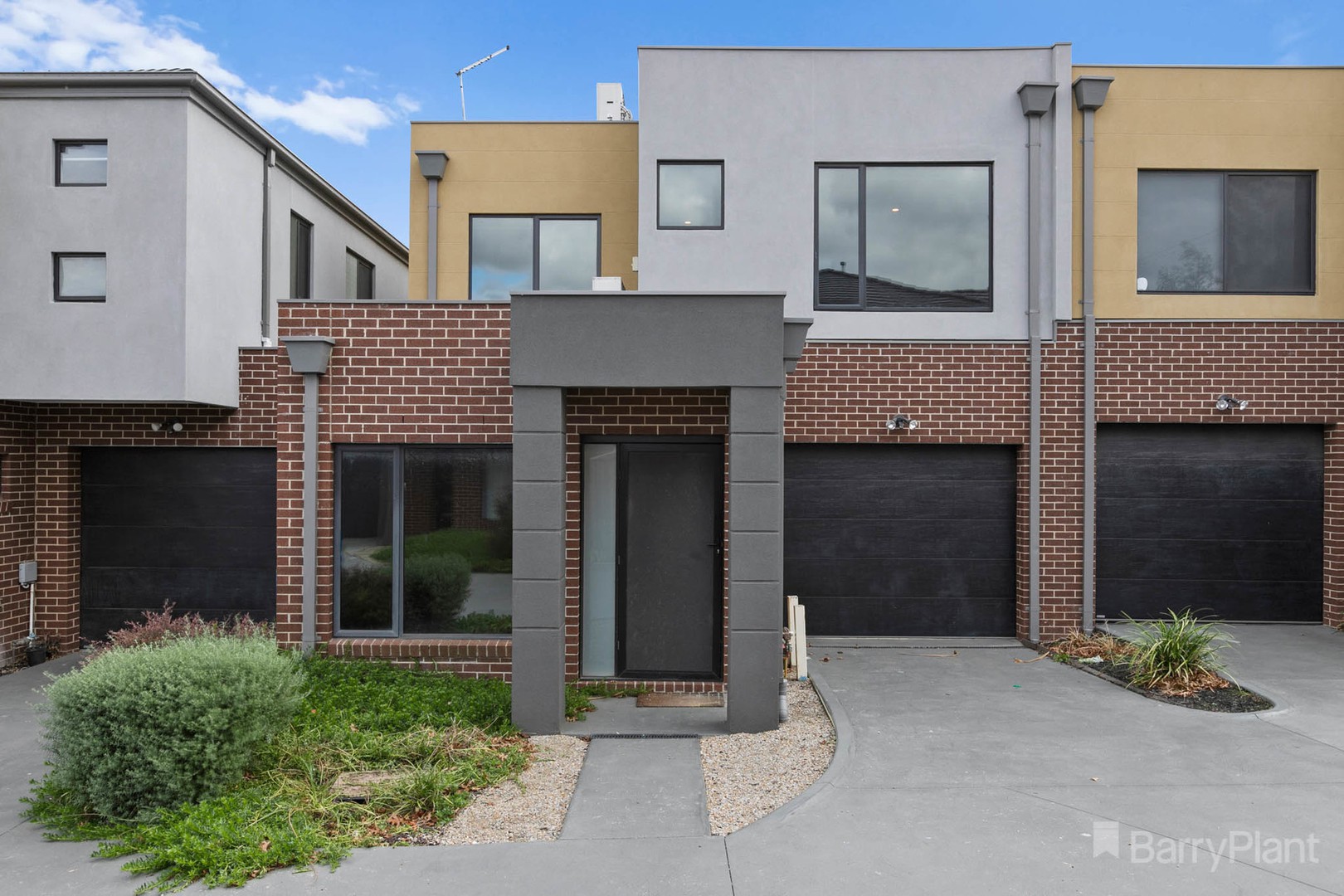2/147 Golf Links RoadBerwick, VIC 3806, Berwick - Thumbnail 2